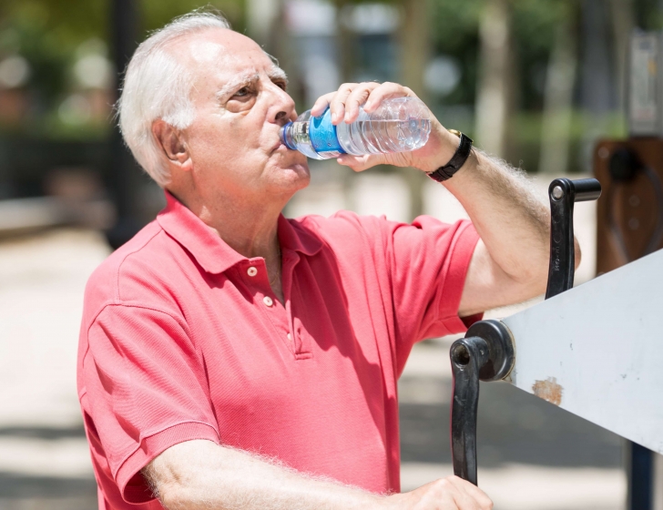 personas mayores calor