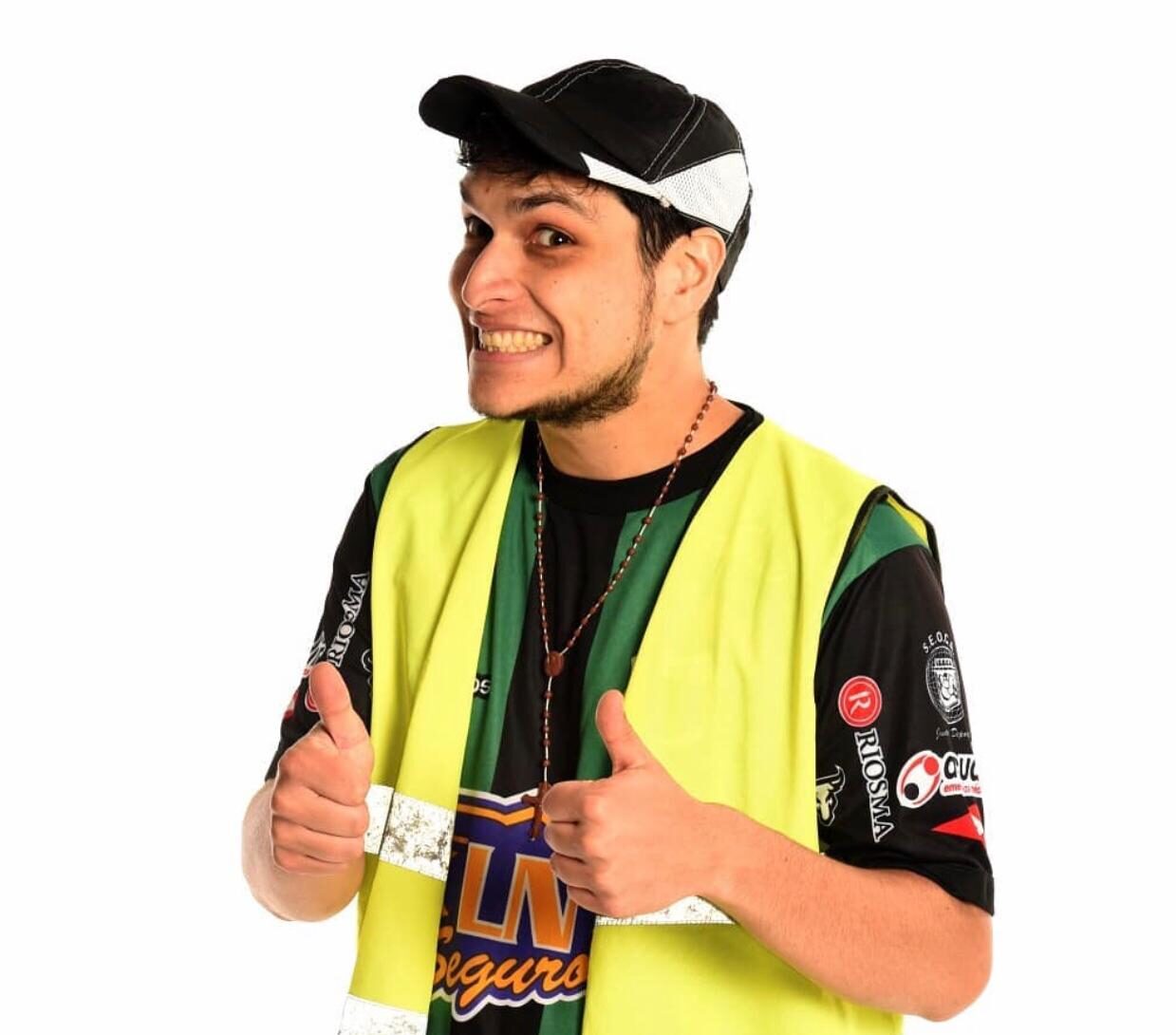 Entrevista al comediante Elías “Locura”: “Decidí seguir el camino difícil de ir detrás de lo que me gusta”