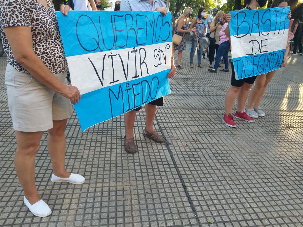INSEGURIDAD EN LA MATANZA : Vecinos marcharon en San Justo (Vídeo)