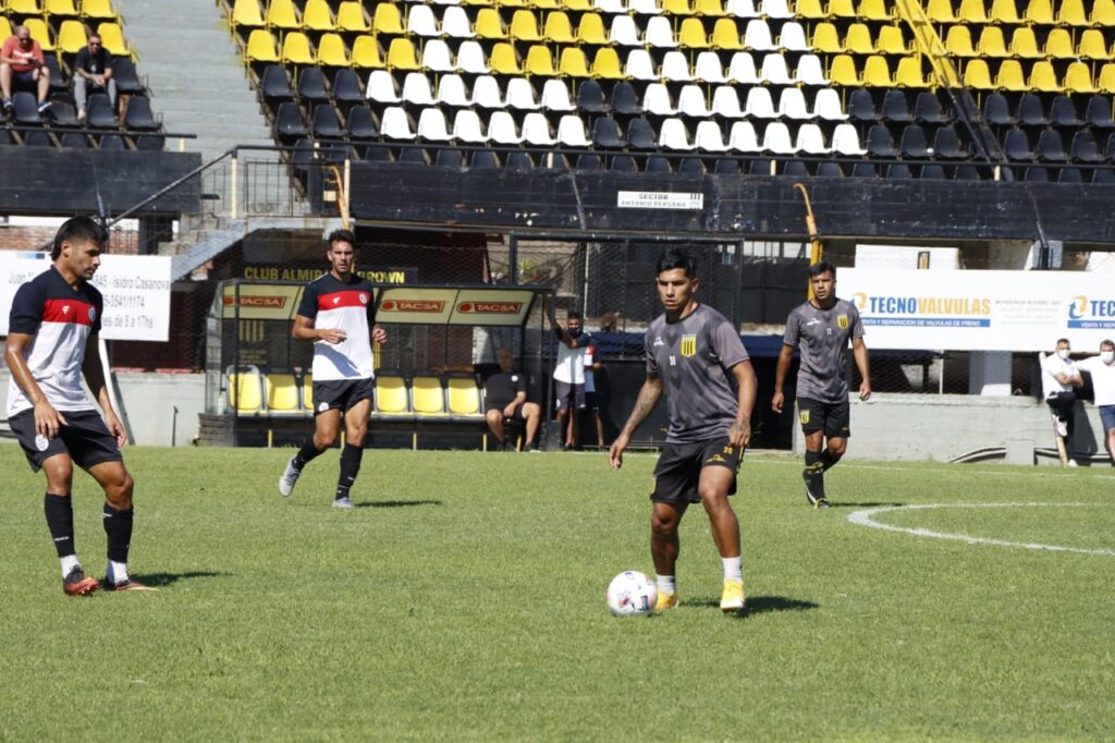 Almirante Brown victoria empate