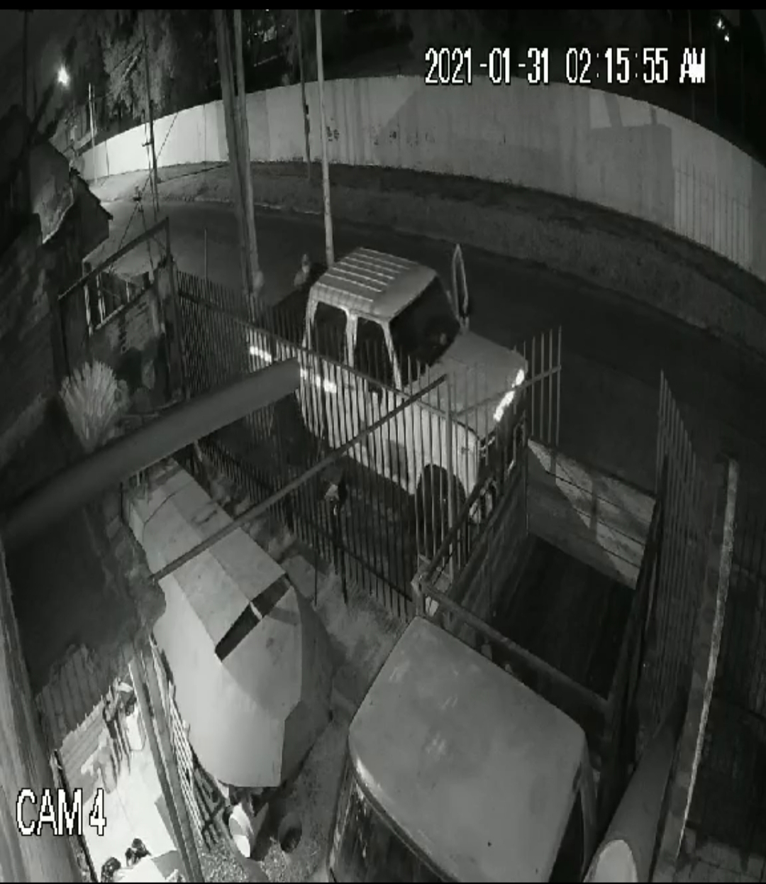 Villa Luzuriaga camioneta robo