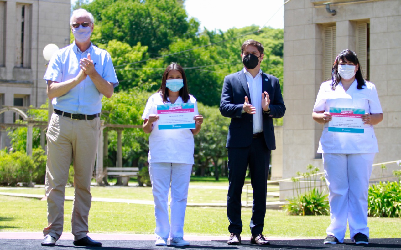KICILLOF Y GOLLÁN ENTREGARON DIPLOMAS A PROFESIONALES DE LA SALUD