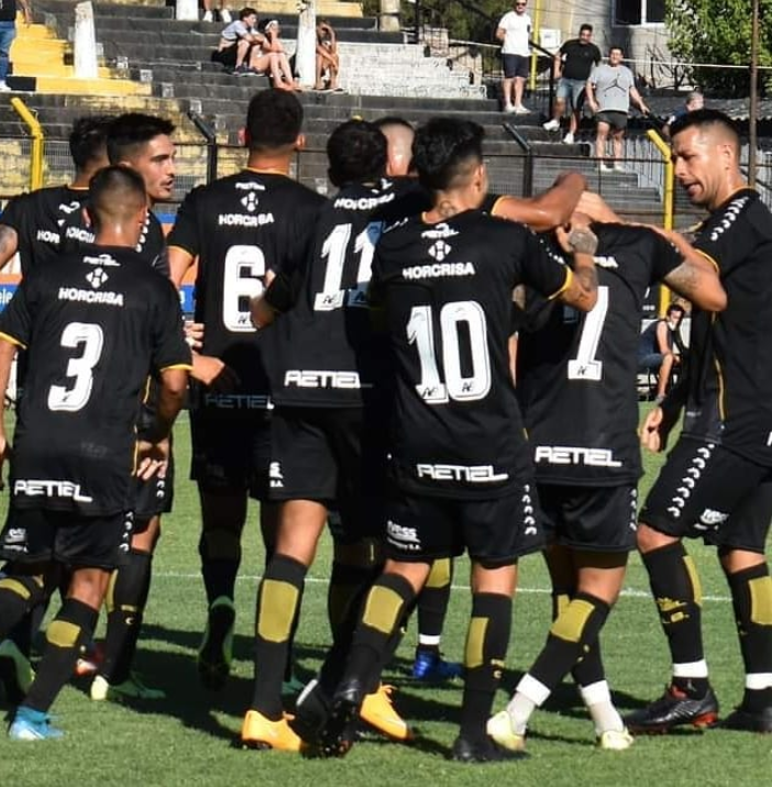 ALMIRANTE BROWN: Dos jugadores no continuarán en el plantel