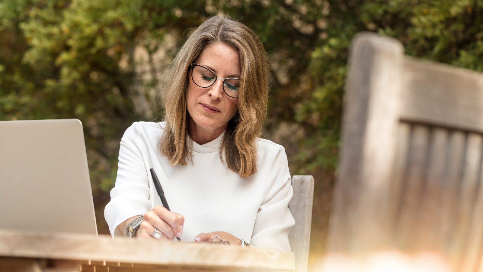 MES DE LA MUJER: La UNLaM inauguró los “Vivos de Poesía”