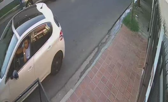 RAMOS MEJÍA: Desvalijaron una casa en minutos (Vídeo)