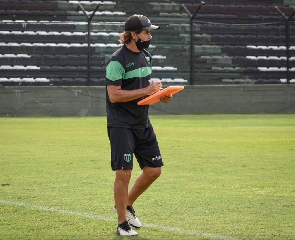 Nueva Chicago Forestello