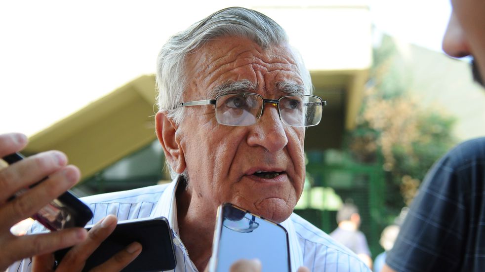 El diputado Gioja presentó un proyecto para que las tarifas no suban más que los sueldos