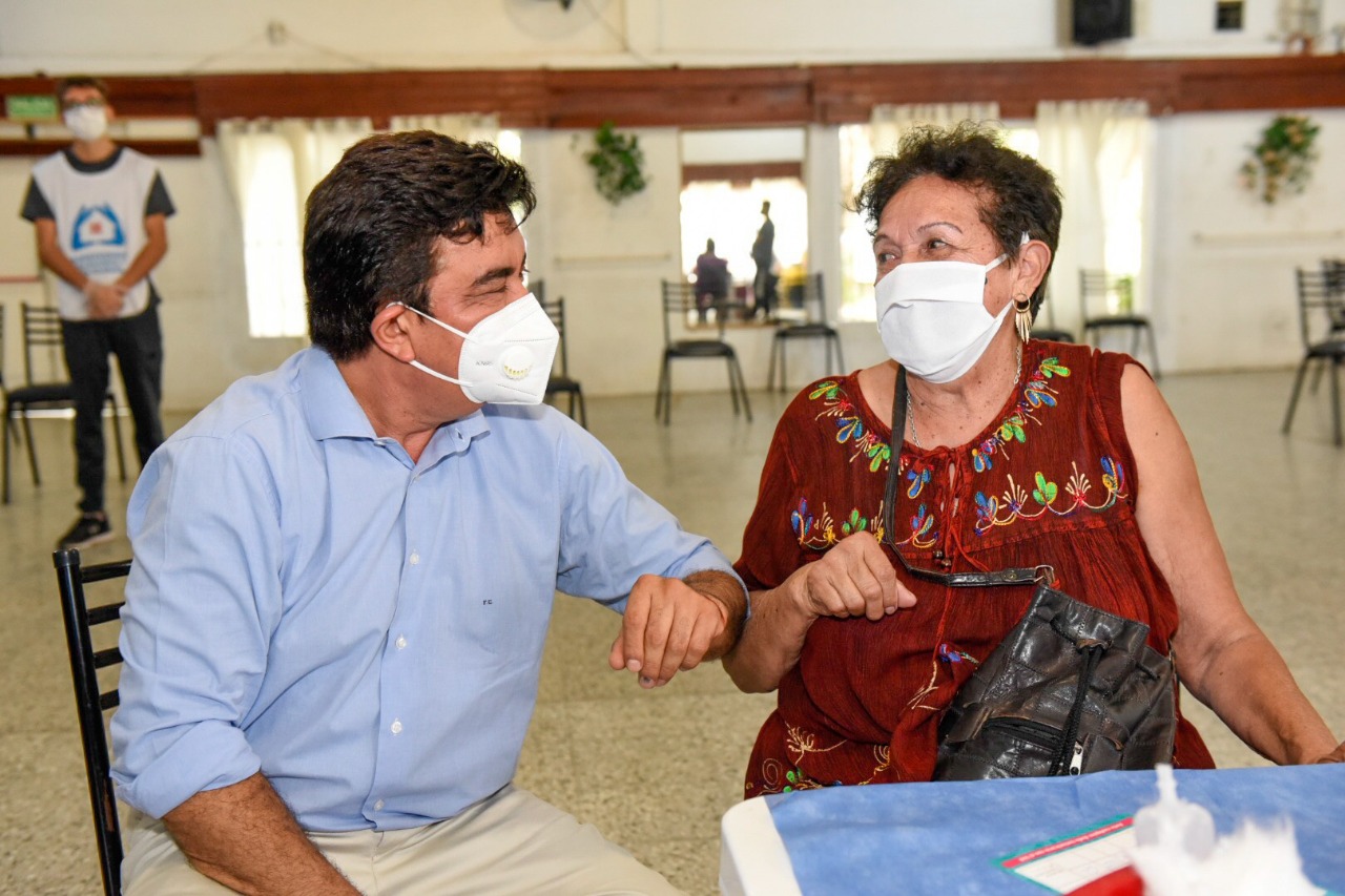 Fernando Espinoza: 300mil vacunas ya fueron aplicadas