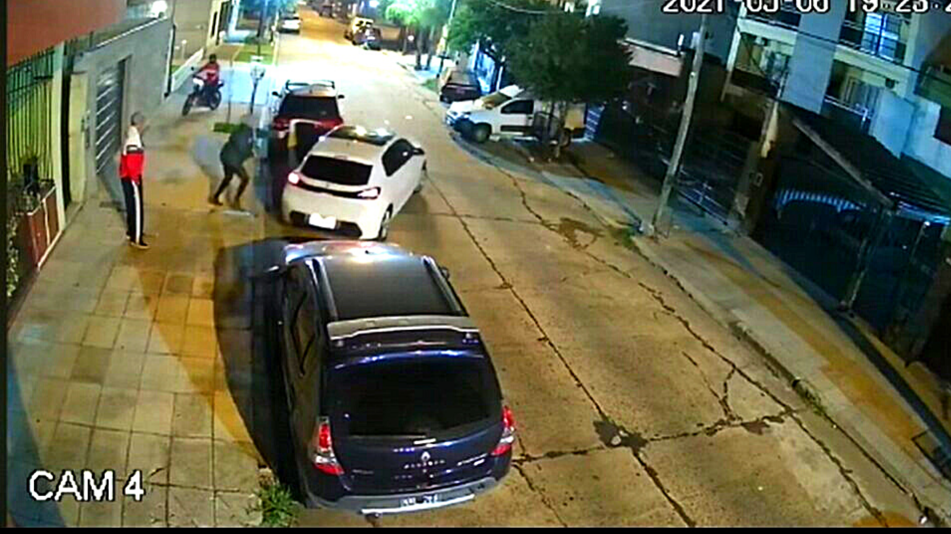 RAMOS MEJÍA: Intento de robo a punta de pistola, la víctima logró huir (vídeo)