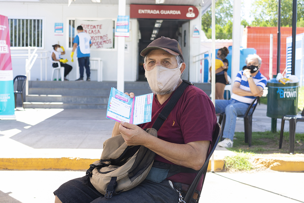 Vacunaran a mayores de 70 años sin turno previo