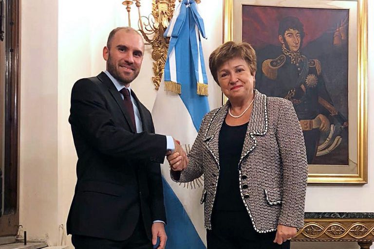El FMI mejoro sus expectativas con respecto a la economía argentina 