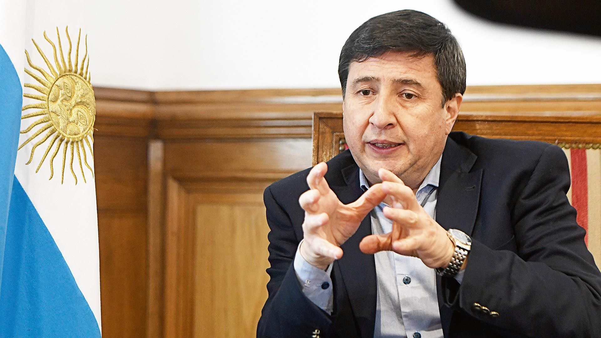 El gobierno adelantó el incremento del salario mínimo