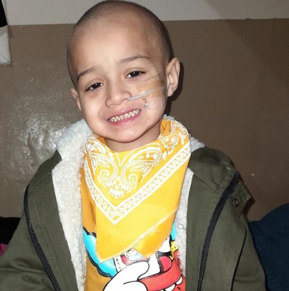 TODOS POR MADELEINE Y LEÓN 