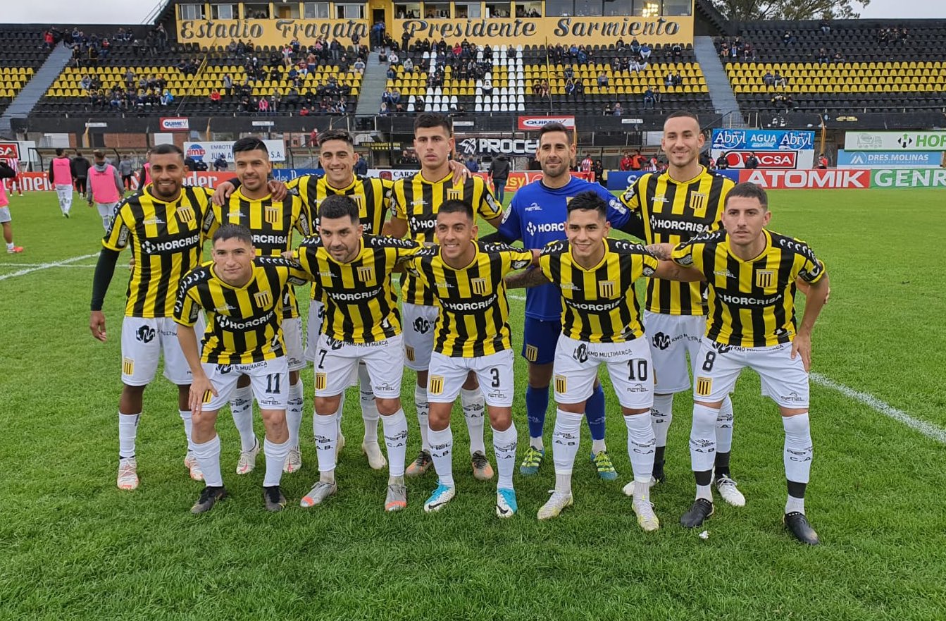 Almirante Brown empató 0 a 0 con San Martín de Tucumán pero comparte el primer puesto