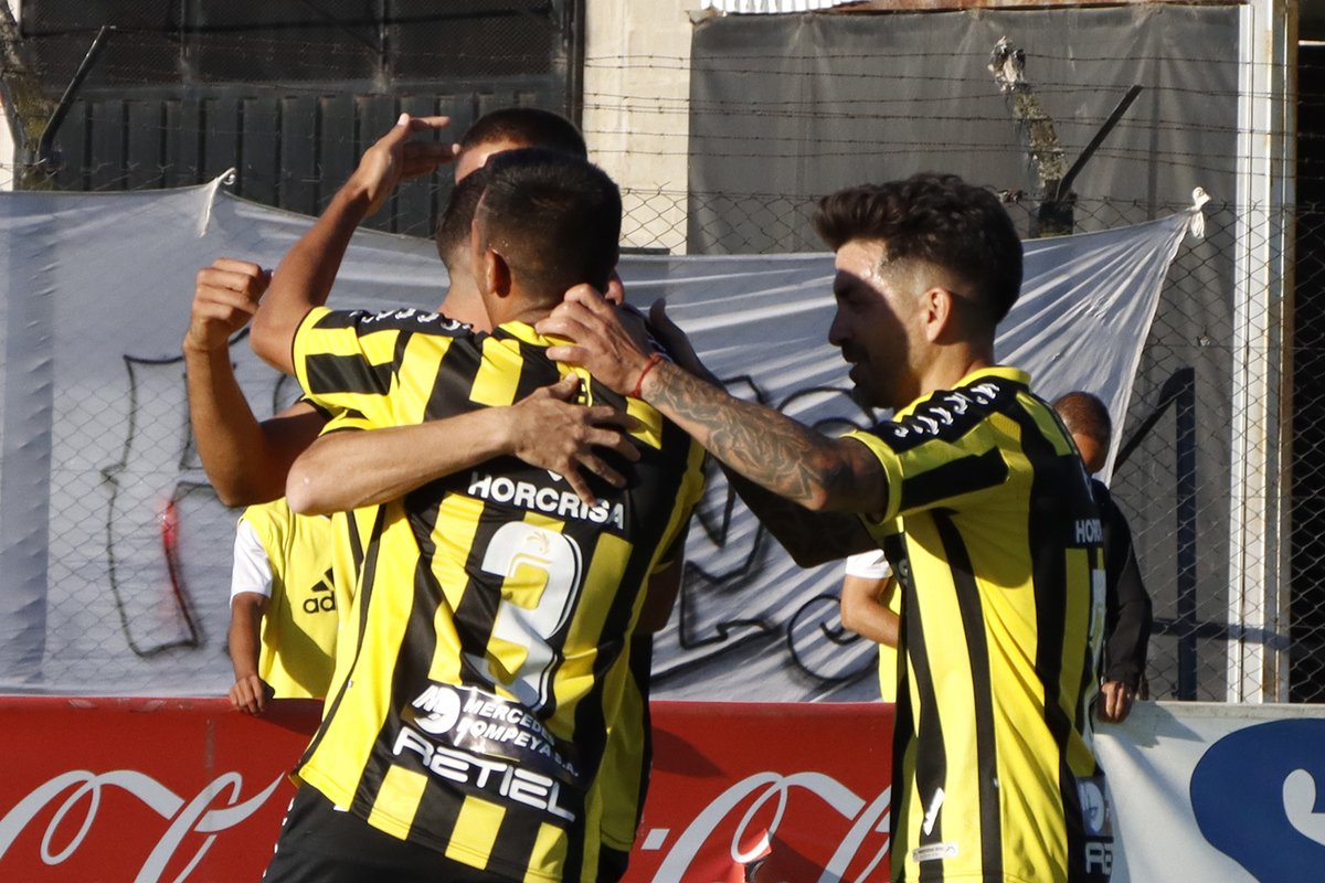 Almirante Brown quiere alejarse de sus perseguidores y enfrenta a Deportivo Riestra