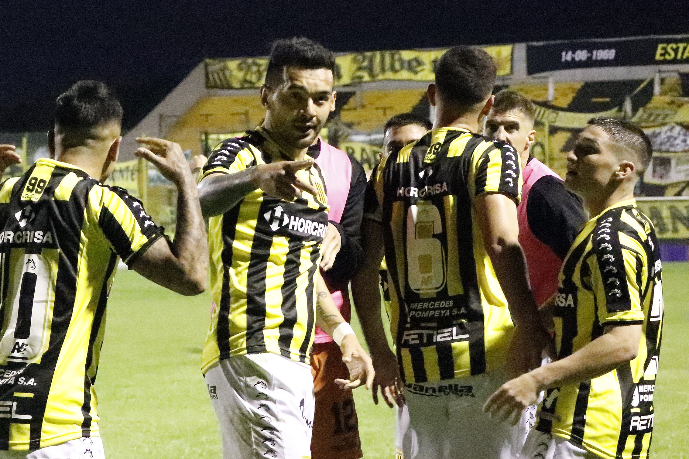 Almirante Brown quiere distanciarse de sus escoltas ante Gimnasia de Mendoza