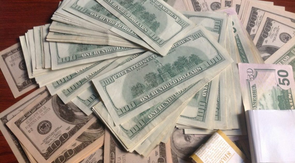 Falsificación de dólares