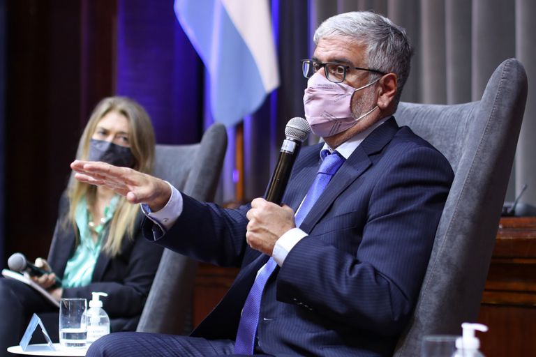 Feletti: en busca del congelamiento de los precios en alimentos y medicamentos