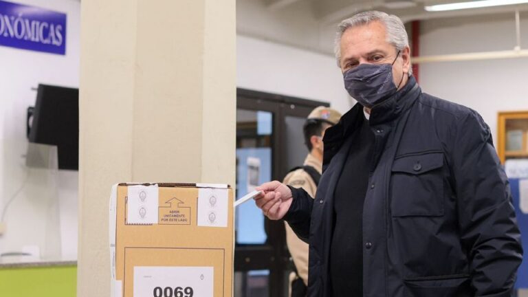 Alberto Fernández votó