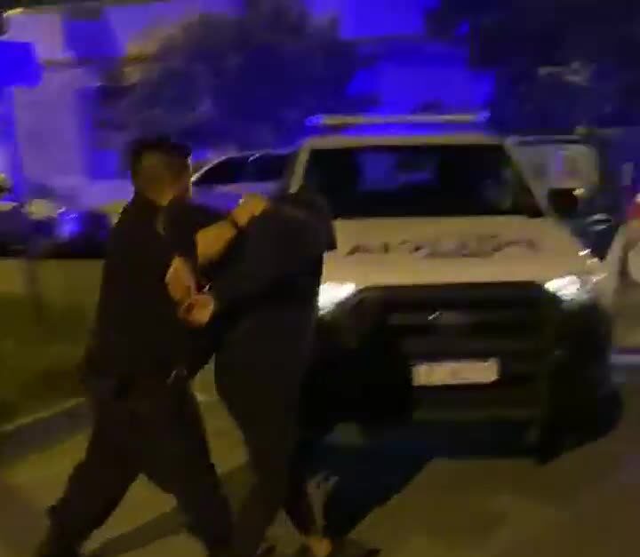 Lomas del Mirador: Detienen a un chico de 15 años por robar un auto con cuatro cómplices