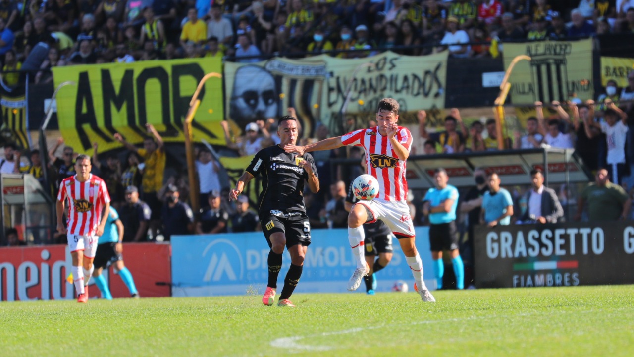 REDUCIDO PRIMERA NACIONAL: Almirante Brown empató sin goles con Barracas (Vídeo)