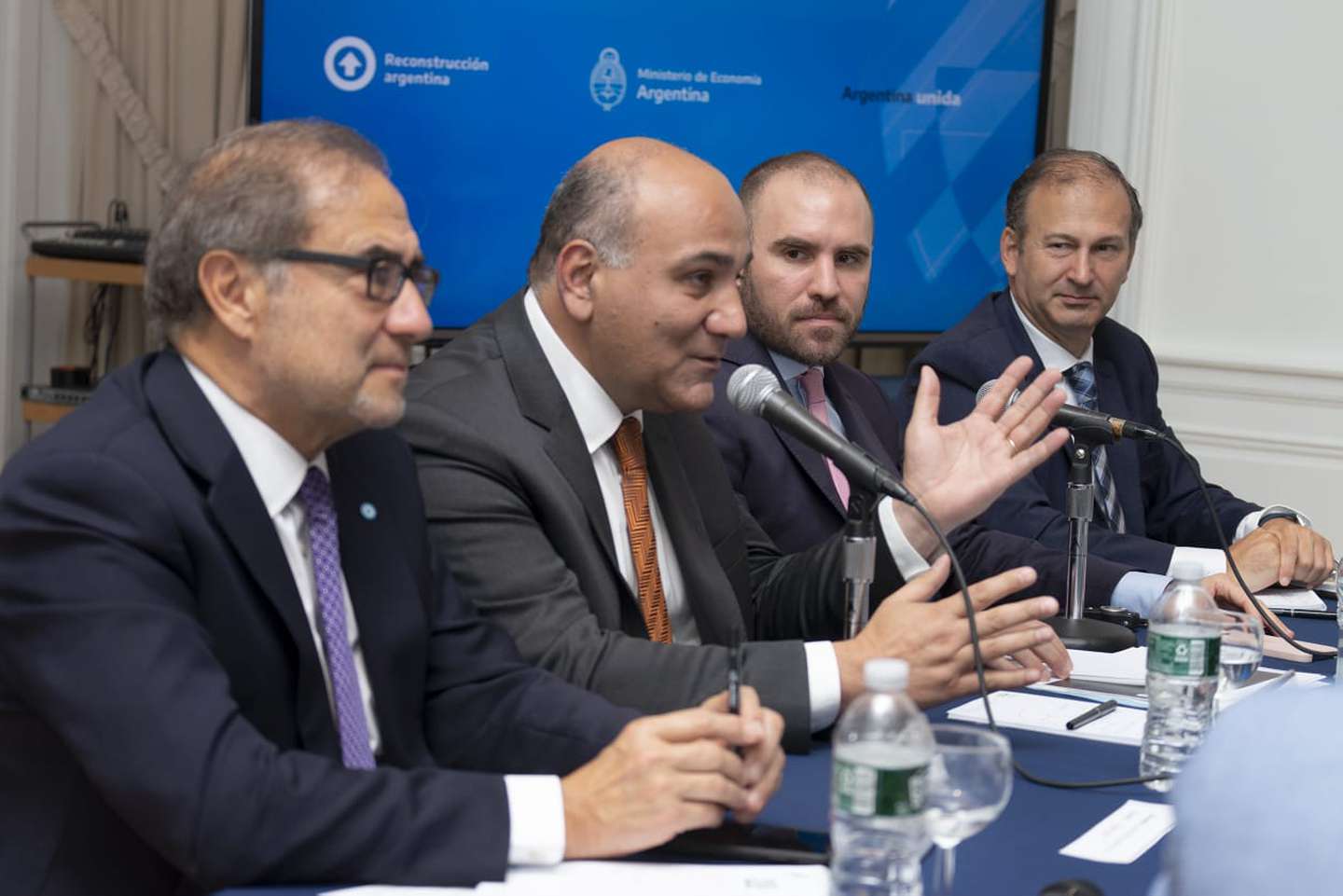 Juan Manzur ratificó la voluntad de acordar con el FMI