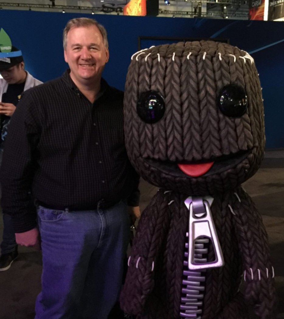 La polémica de Sony: El despido por el vídeo del vicepresidente con un menor de edad