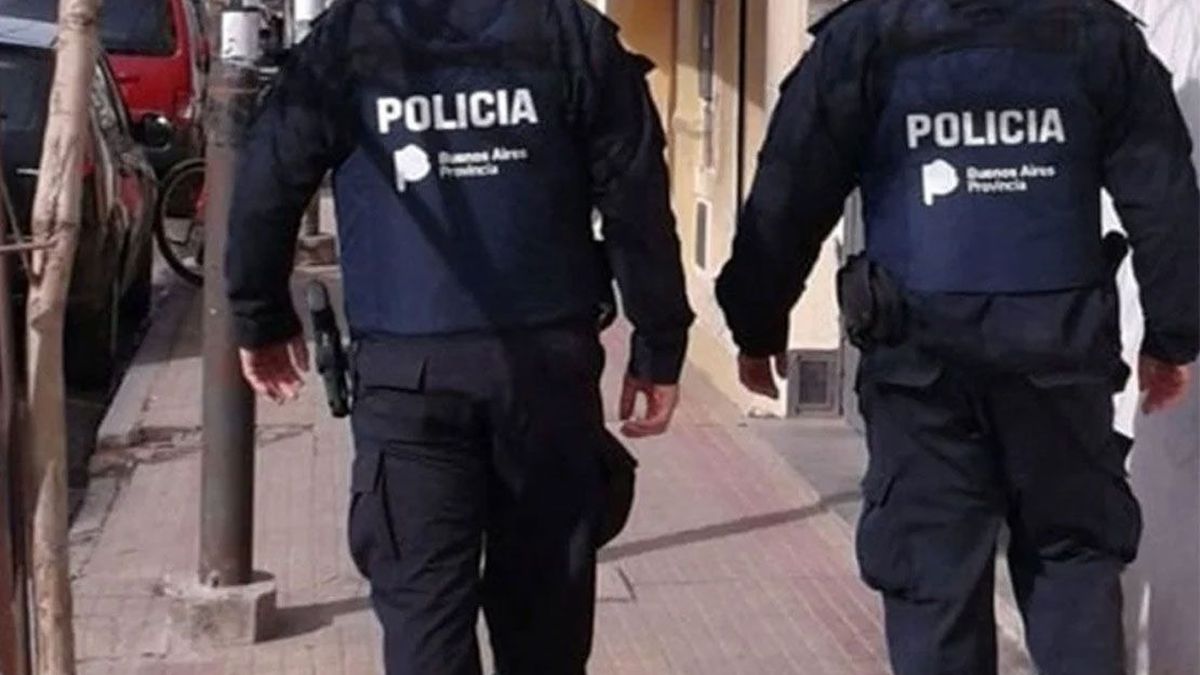 GONZÁLEZ CATÁN: Atan a una mujer durante una entradera