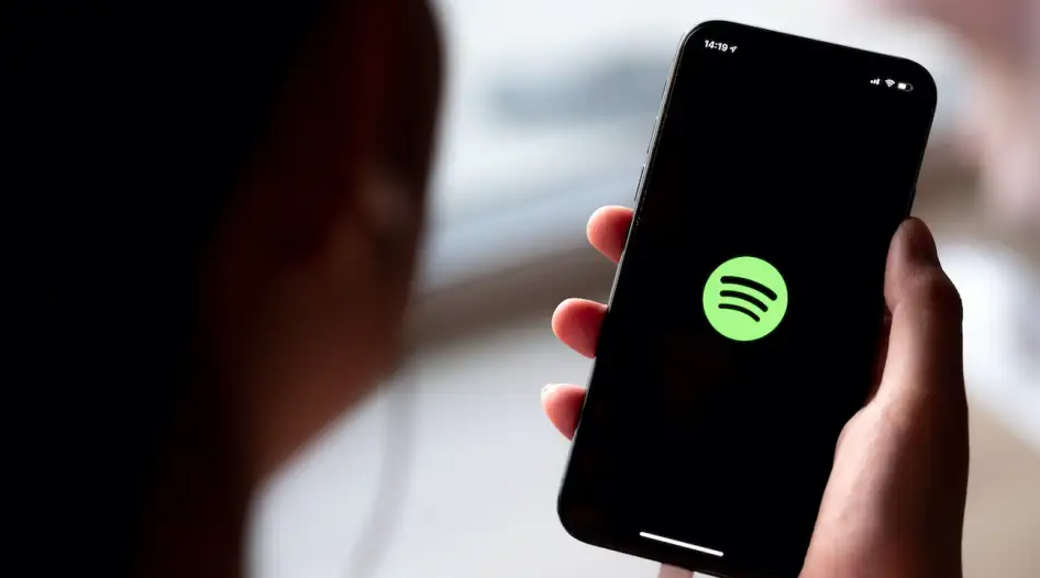 SPOTIFY: Por promover discursos antivacunas, varios músicos dejan la plataforma