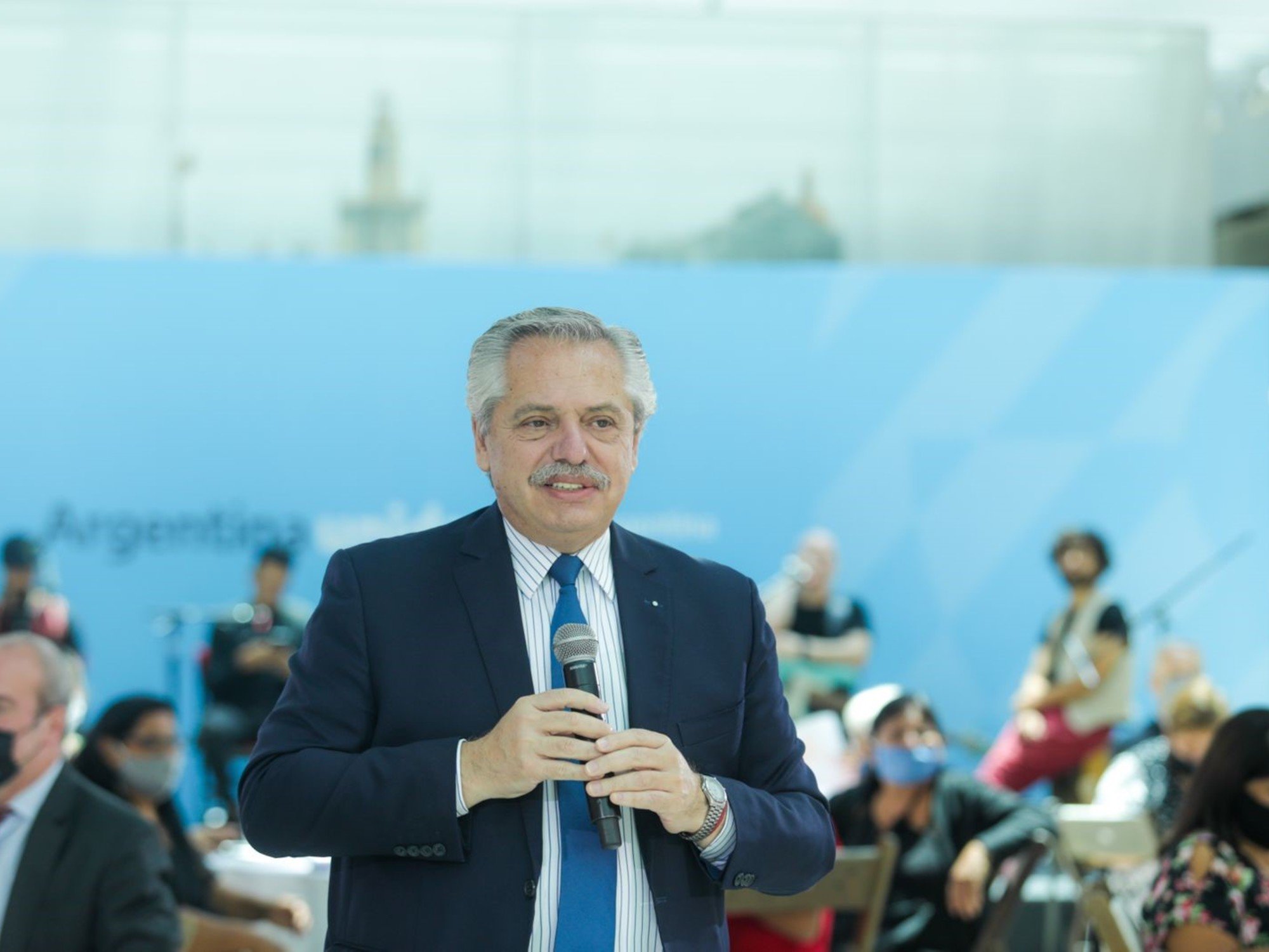 Alberto Fernández negó que el acuerdo con el FMI comprenda una reforma al régimen previsional docente