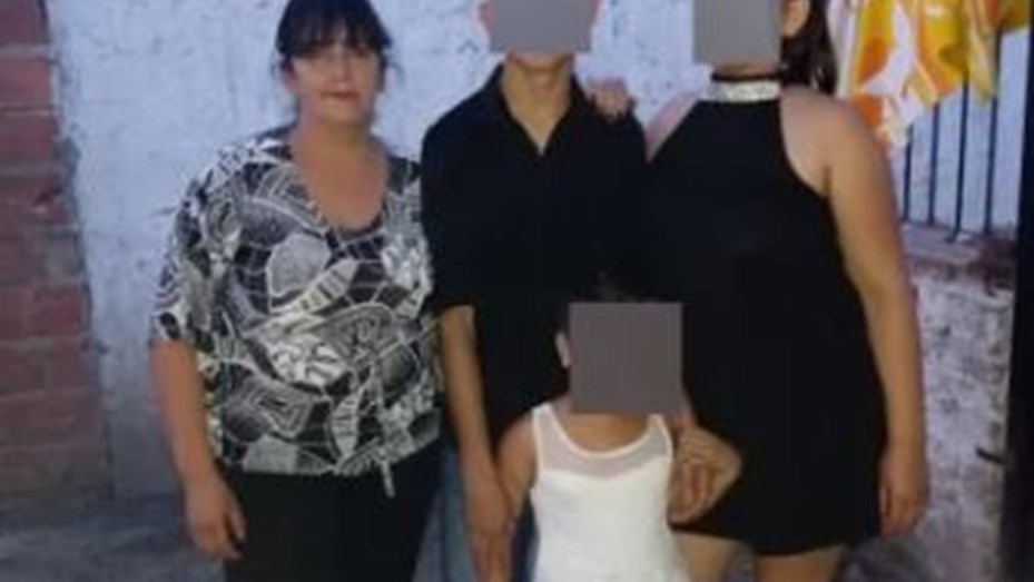 Villa Luzuriaga mujer