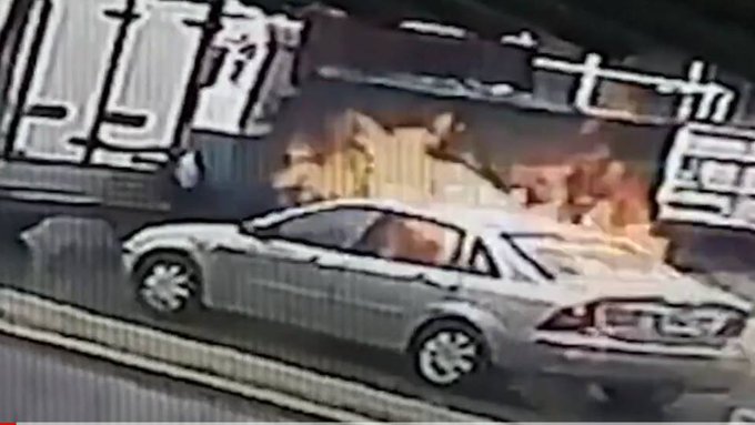 González Catán: Explotó su auto y se salvó de milagro