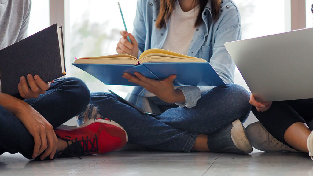 beneficios estudiantes universitarios