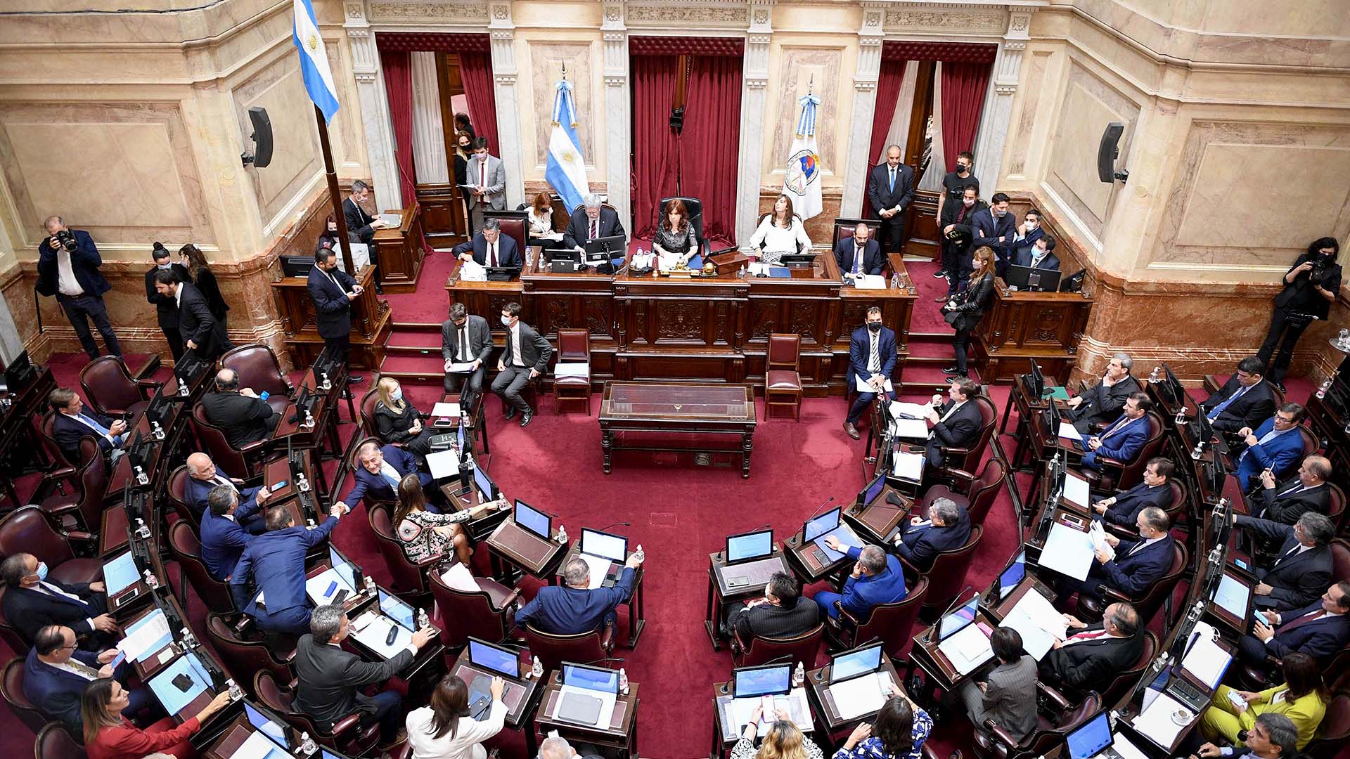 Convocan a más expositores para el debate de reforma de la Corte en el Senado
