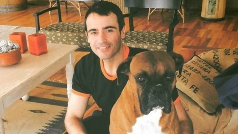 VILLA LUZURIAGA: Un profesor de Literatura fue baleado cuando salía de su casa