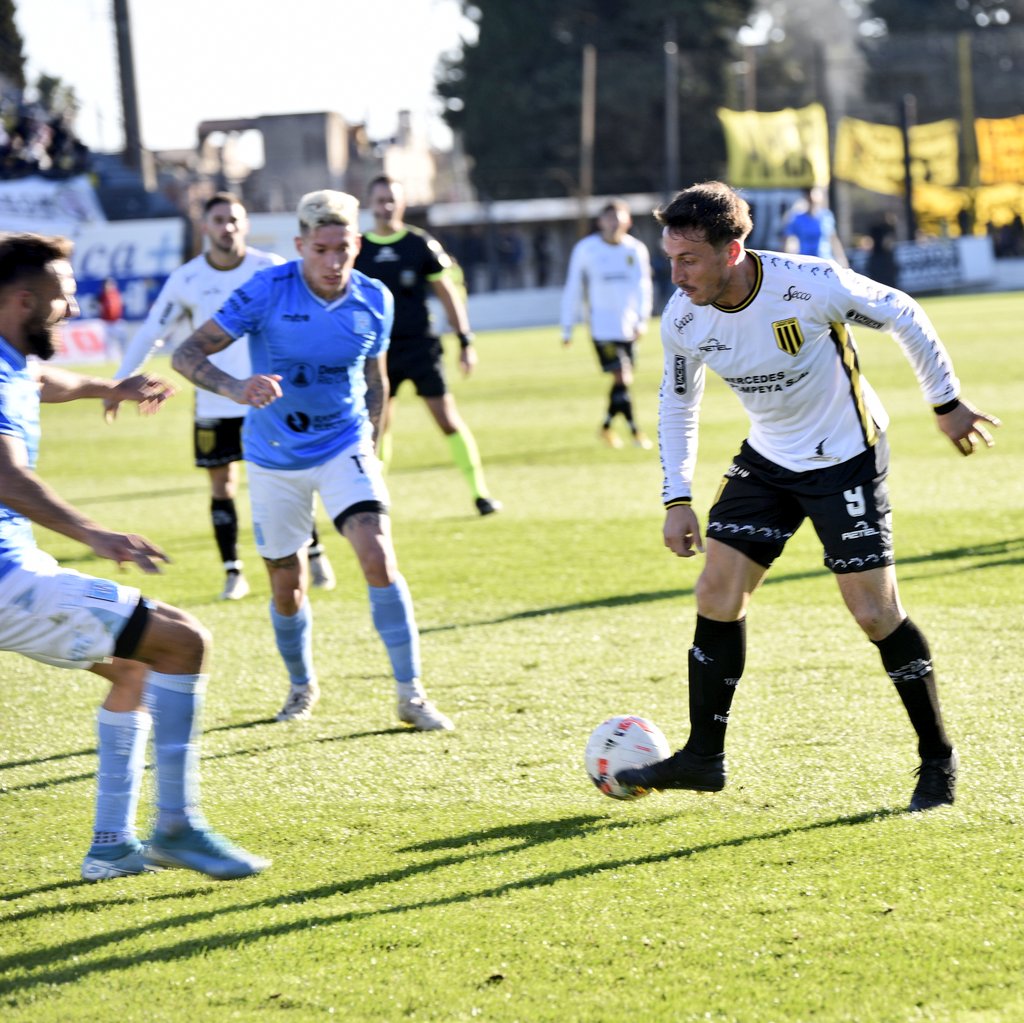 Almirante Brown Estudiantes de Río Cuarto