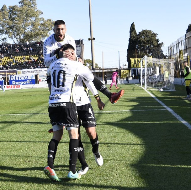 Almirante Brown Estudiantes de Río Cuarto