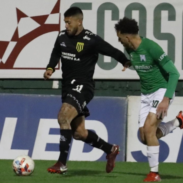 Almirante Brown recibe a Mitre