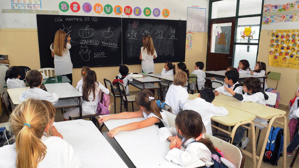 una hora más de clase