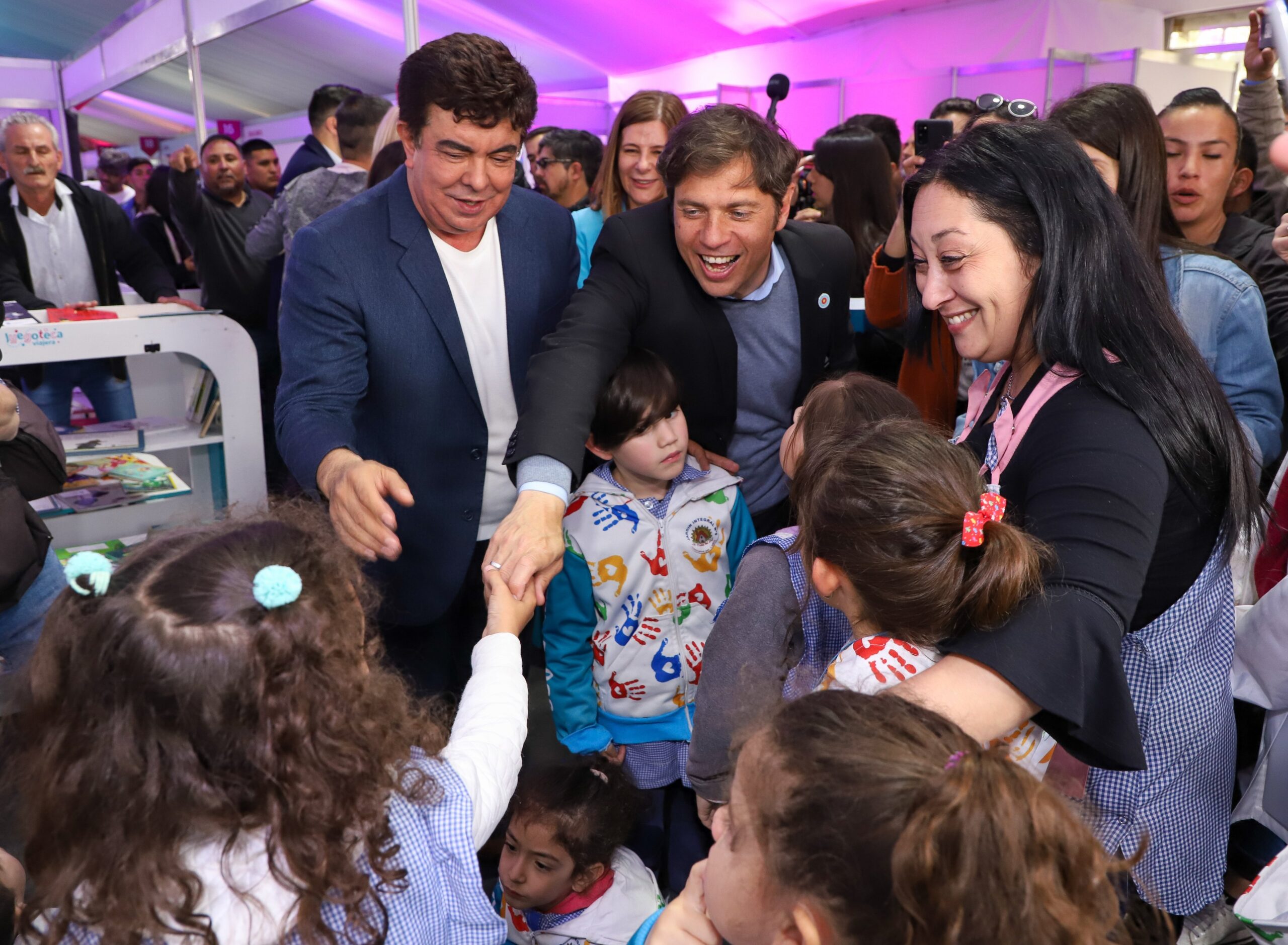 Axel Kicillof – Entrevista en la Feria del Libro: “La Matanza, además de avanzar, hoy florece”