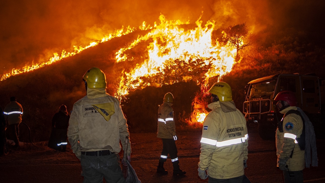 Incendios forestales: El fuego sigue activo en seis provincias de la Argentina