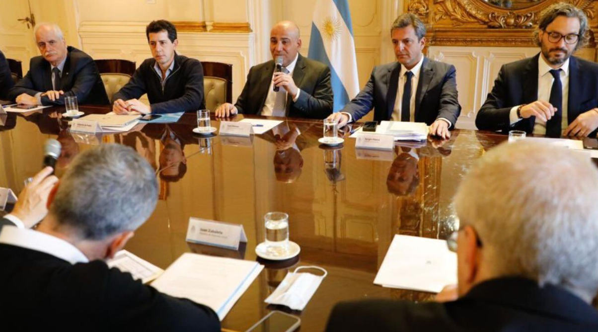 Economía: El gobierno aclaró que no hay ajuste