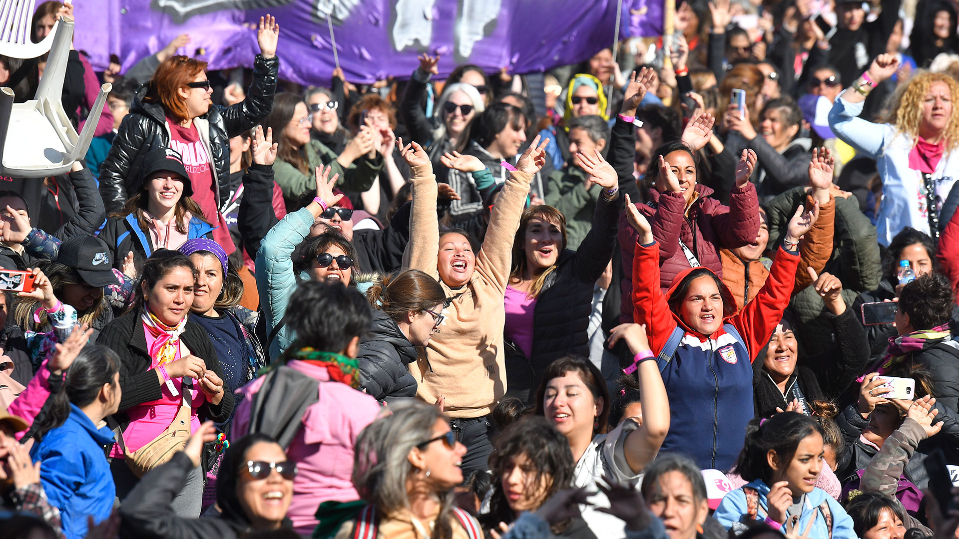 Más de 100 mil mujeres y disidencias en la marcha de cierre del 35 Encuentro Plurinacional