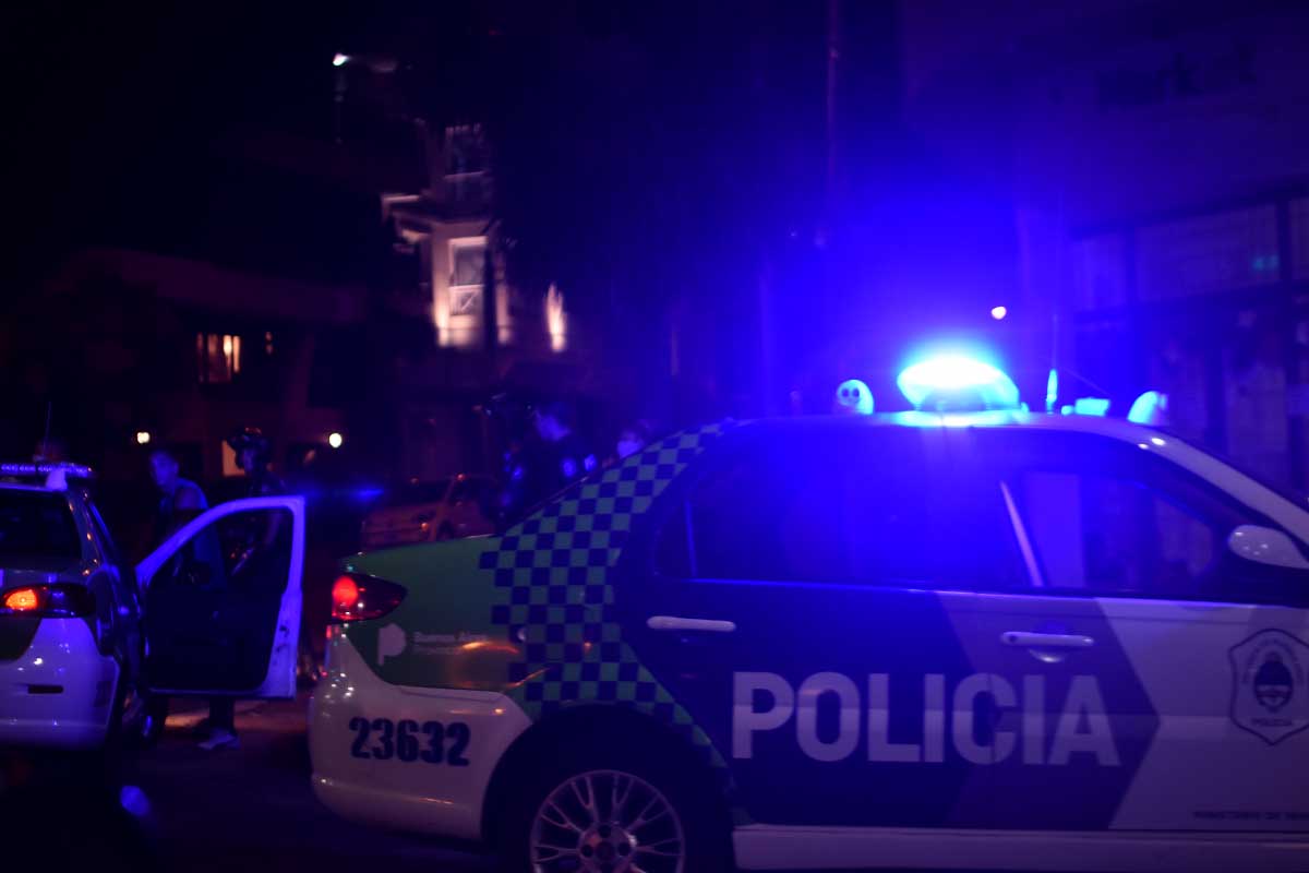 Robo de un auto y persecución en Laferrere: Detienen a un menor armado