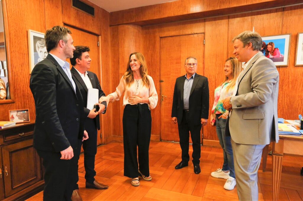 Espinoza Planes Sociales Tolosa Paz