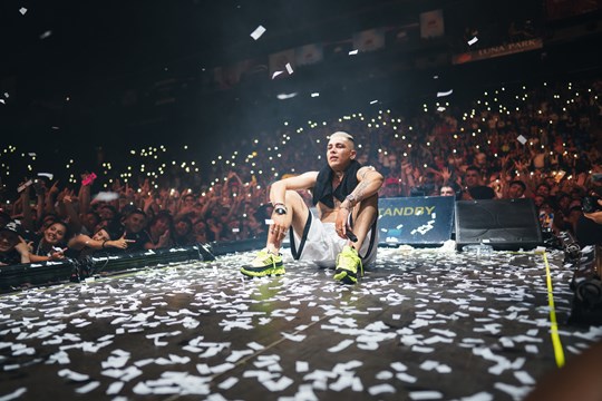 Rapear con tobillera electrónica: La historia de Callejero Fino, el exitoso cantante de RKT