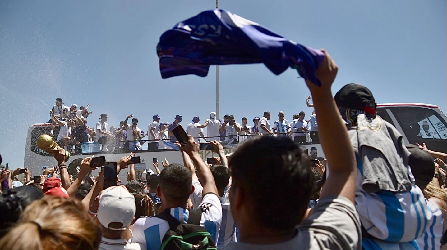 La Scaloneta, en La Matanza: La emoción los vecinos al ver a la Selección Argentina campeona del mundo