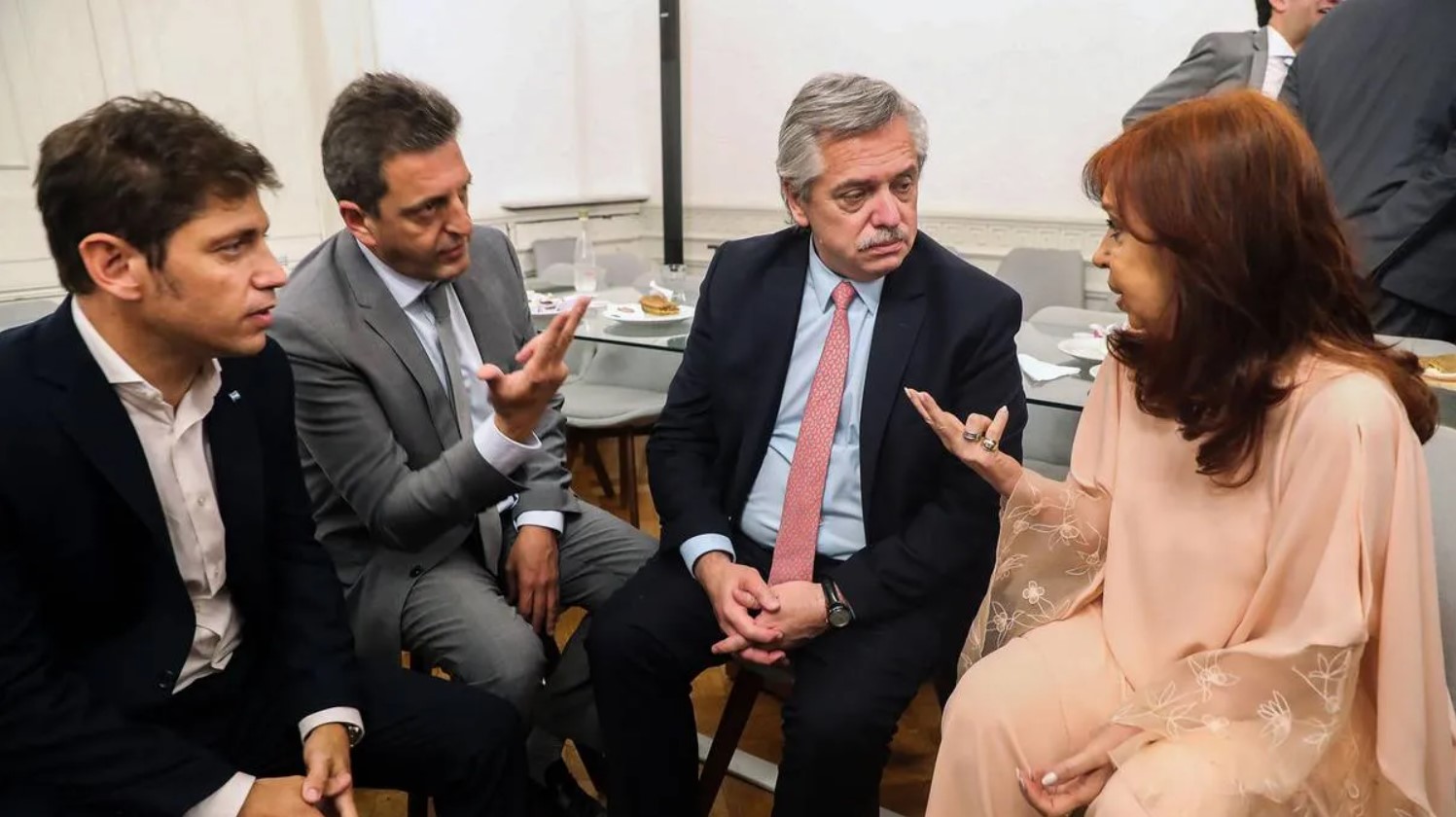 Cristina no, Axel sí y Massa “no sé”: La previa de la mesa del Frente de Todos
