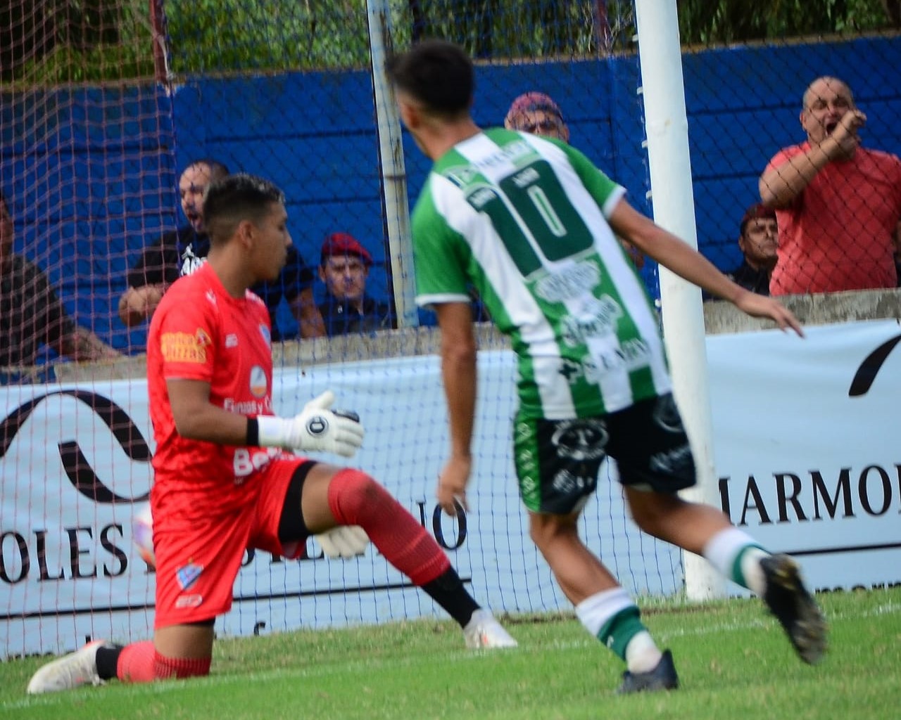 Deportivo Laferrere regresó al triunfo de la mano del nuevo DT Gonzalo Márquez
