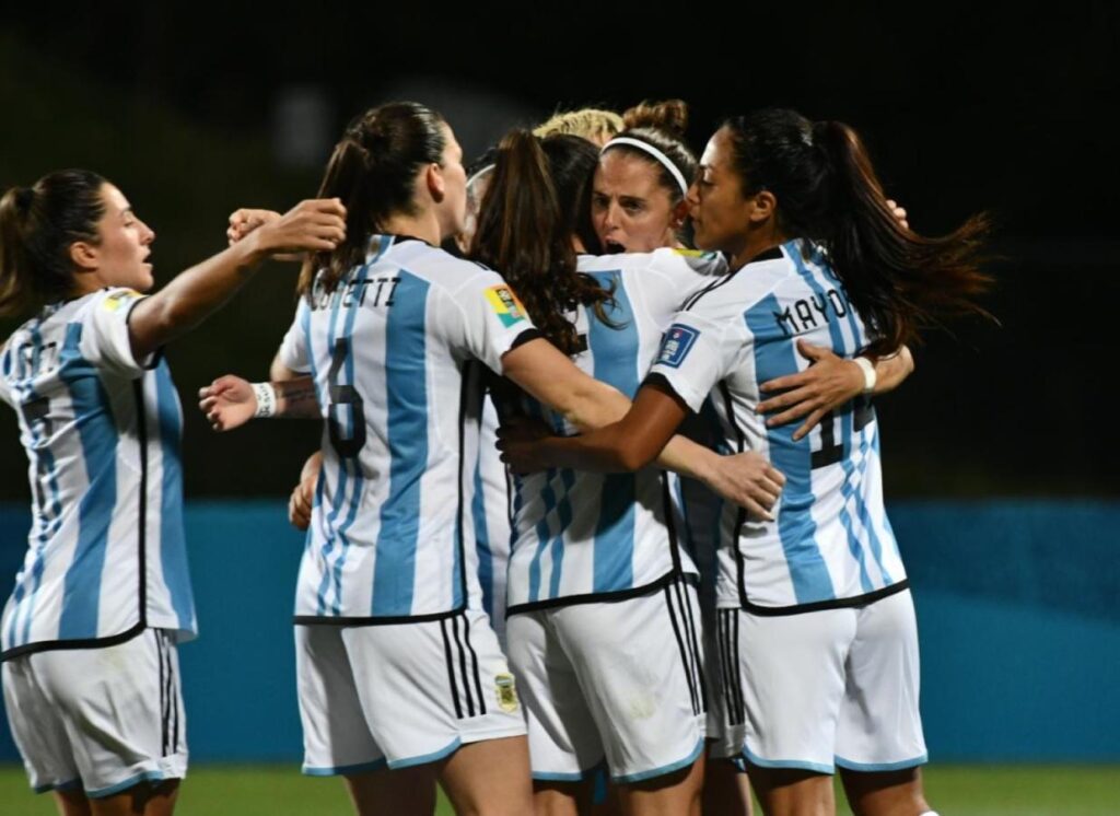 La Selección Femenina se despide del país con un amistoso frente a Perú